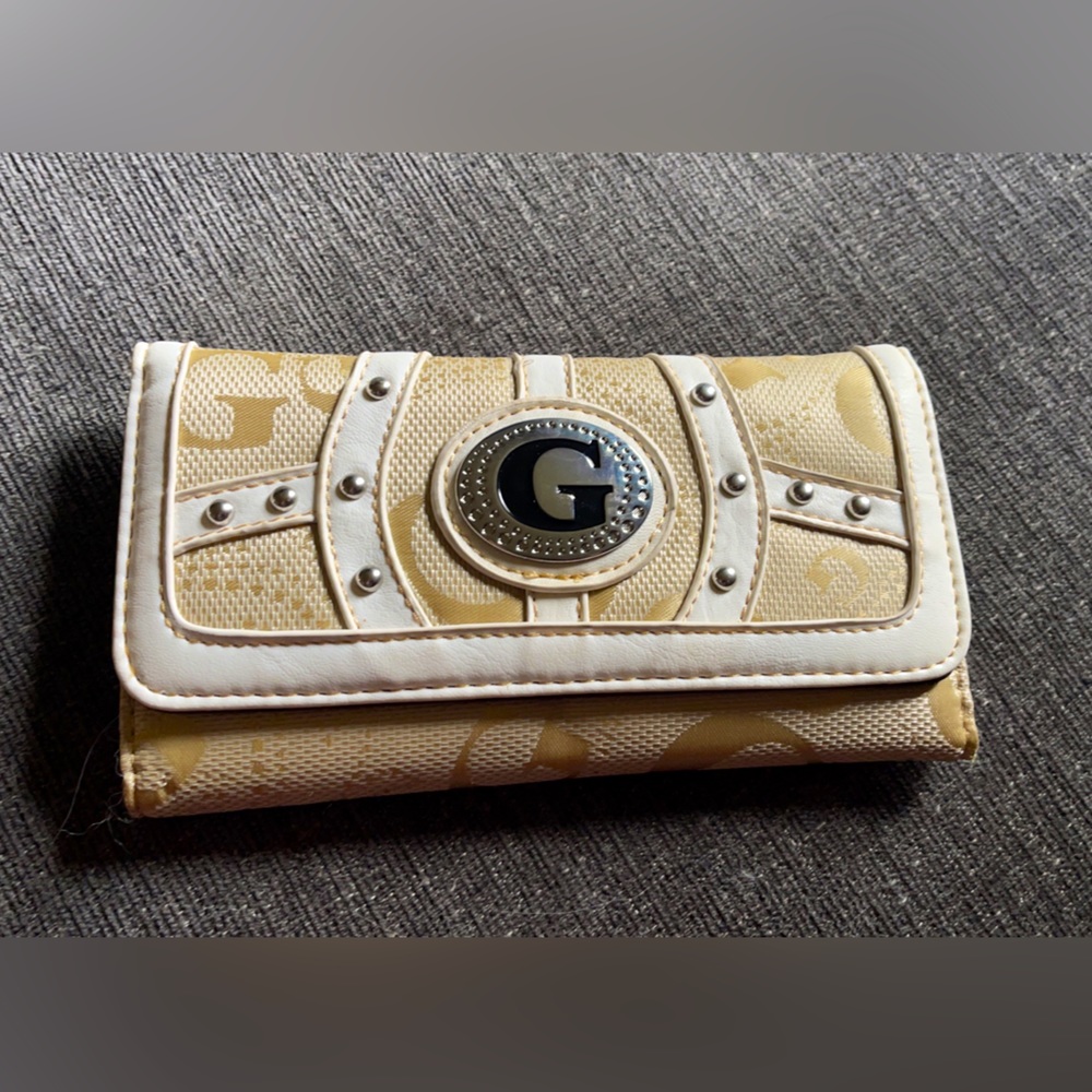 New Without Tags: Guess Wallet